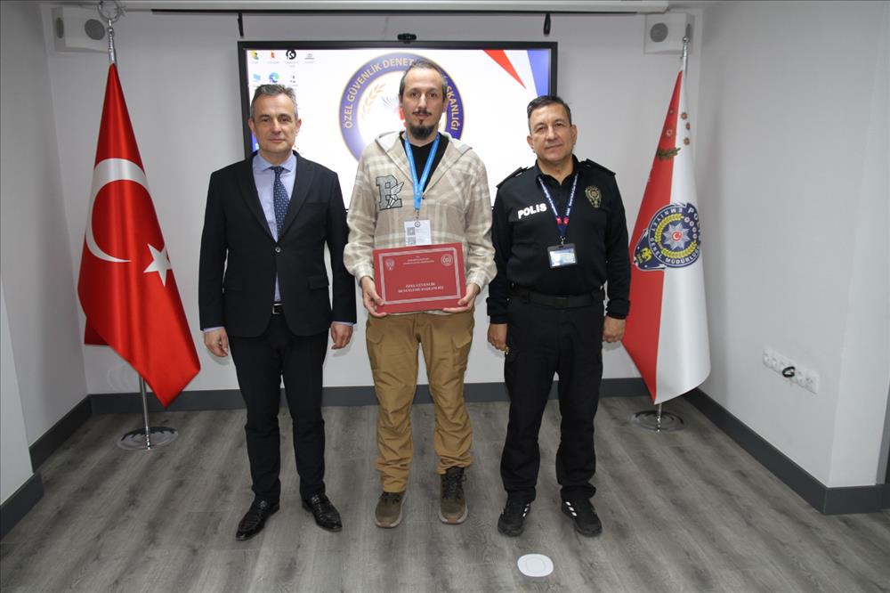 Öğr. Gör. Bayram Karakurt Güvenlik Cihazları Kullanma Eğitici Yetiştirme Kursunu Tamamladı